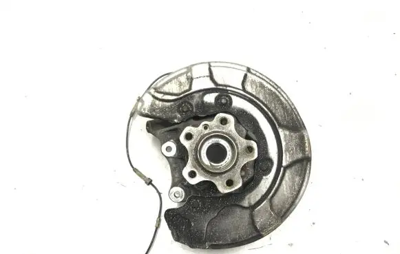 BMW 7 G11 G12 Rear wheel hub 6865661