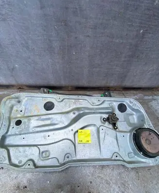 Volkswagen Golf IV Front door manual window regulator 