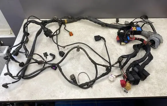 Audi A4 S4 B7 8E 8H Engine installation wiring loom 8E1971074JS 7100201305J