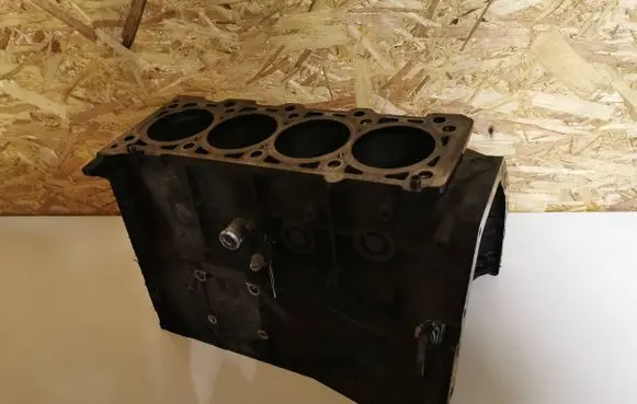 Mercedes-Benz C W204 Engine block Om646811 646811 Om646.811