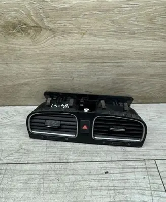Volkswagen Golf VI Dash center air vent grill 5K0815736D