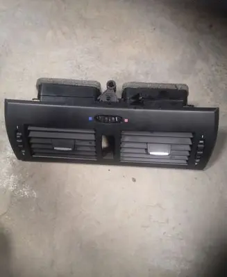 BMW X3 E83 Dash center air vent grill 3415965