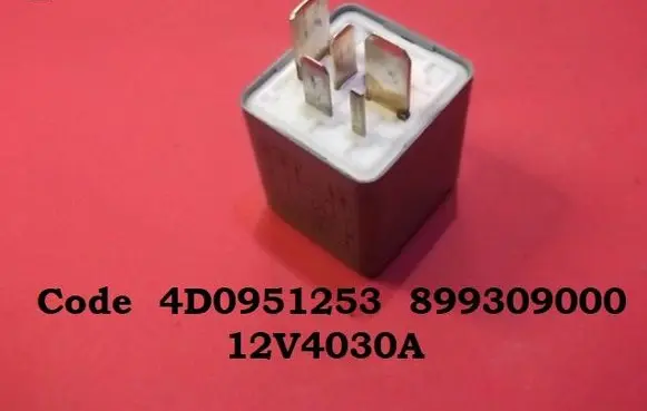 Audi 100 S4 C4 Fuel pump relay 4D0951253 899309000