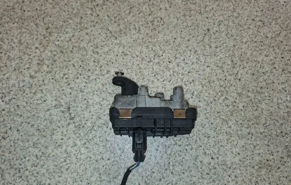 Land Rover Evoque I Turbine electric control actuator 4933519600 6NN01043027