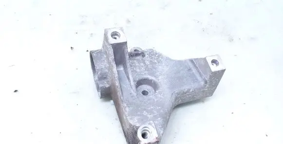 Seat Ibiza III (6L) Engine mounting bracket 6Q0260885