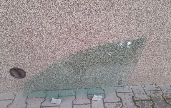 Volvo S90, V90 Front door window glass four-door 6000