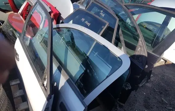 Opel Astra G Front door sidabrines