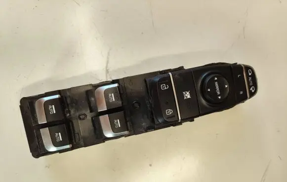 KIA Optima Electric window control switch 299158167 S160