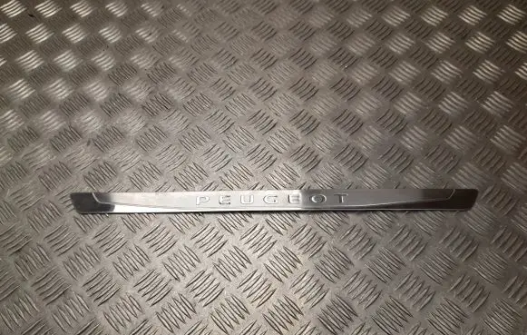 Peugeot 508 II Front sill trim cover 768