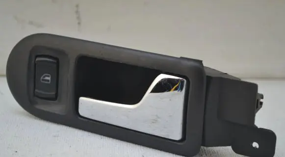 Volkswagen PASSAT B5 Front door interior handle 3B1837114