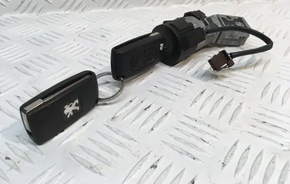 Peugeot 308 Ignition lock 9663123380
