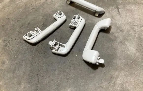 Lexus RX 450H A set of handles for the ceiling 