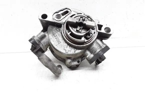Volvo V40 Vacuum pump 9804021880