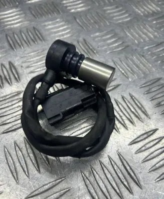 Volvo V70 Camshaft position sensor 9202134 1030000927
