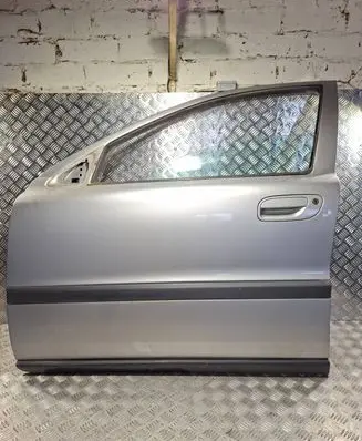 Volvo V70 Front door
