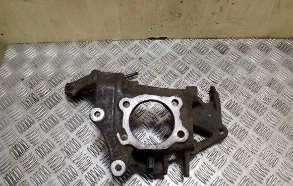 Ford Kuga II Rear wheel hub DV615A971AAA