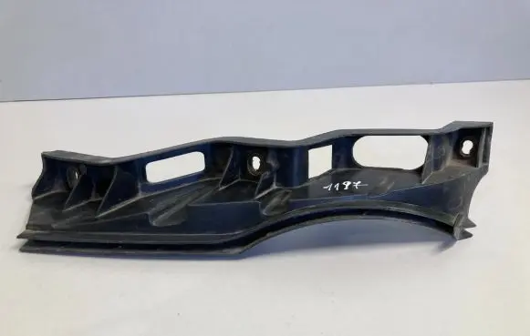 Volkswagen PASSAT B6 Front bumper mounting bracket 3C0807890