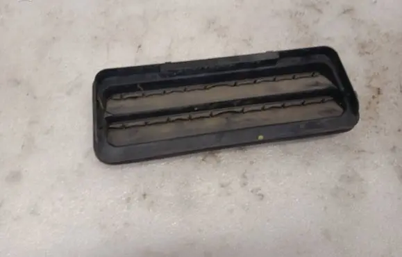 Opel Ampera Quarter panel pressure vent 13502347