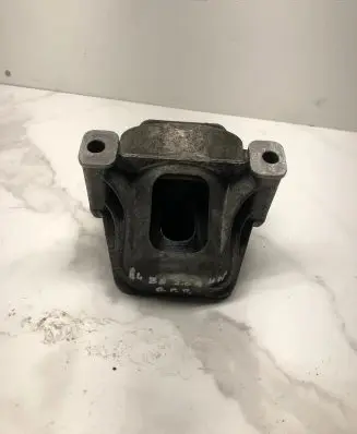 Audi A4 S4 B8 8K Engine mount bracket 8K0199381