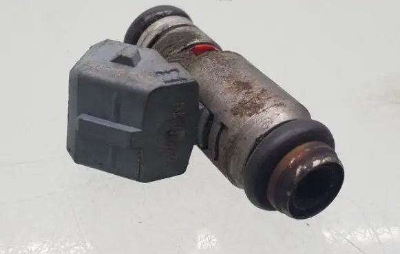 Audi A2 Fuel injector 036031C