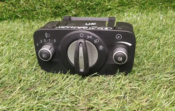 Ford Mondeo MK IV Light switch AG9T13A024CA