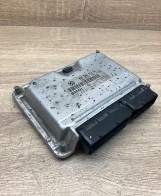 Volkswagen New Beetle Engine control unit/module ECU 038906012FH 0281010657