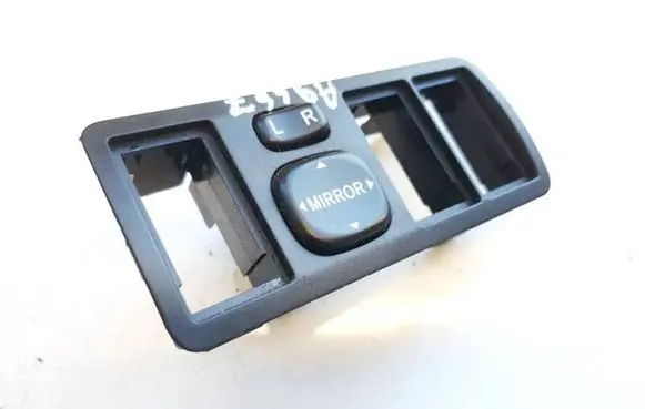 Toyota Corolla E120 E130 Wing mirror switch 183574