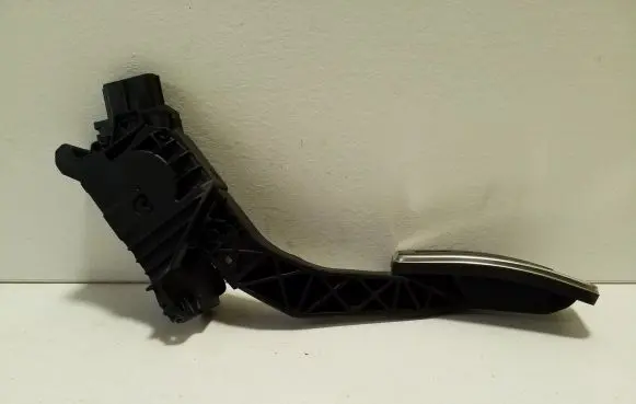Audi Q3 F3 Accelerator throttle pedal 5Q2723503F