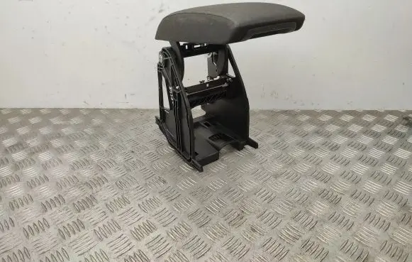 Skoda Octavia Mk3 (5E) Armrest 5E0864207