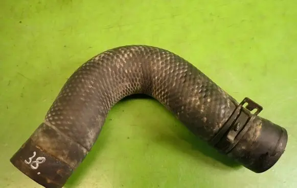 Nissan X-Trail T31 Engine coolant pipe/hose