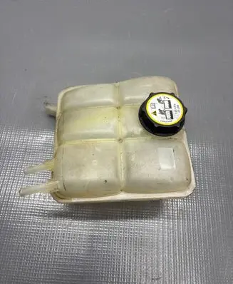 Volvo C30 Coolant expansion tank/reservoir 3M5H8K218 D2L4A