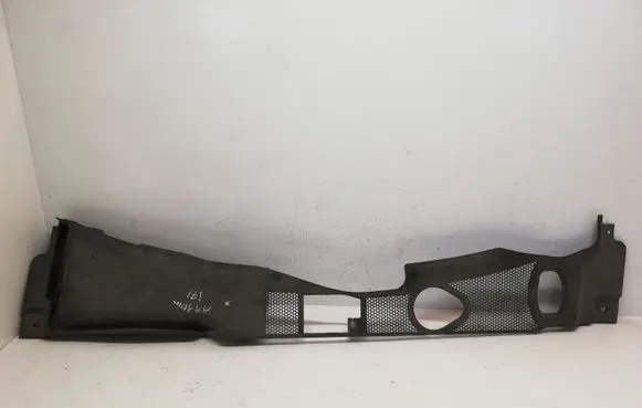 Audi A4 S4 B8 8K Wiper trim 8K1819447