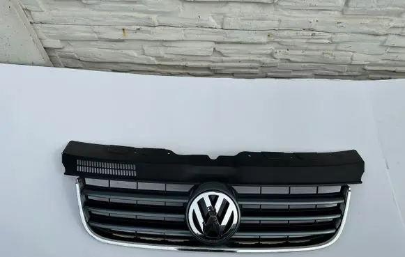 Volkswagen Multivan T5 Front bumper upper radiator grill