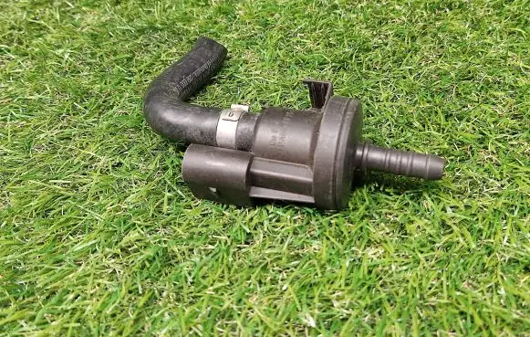 Volkswagen PASSAT B6 Electromagnetic valve 06E906517A