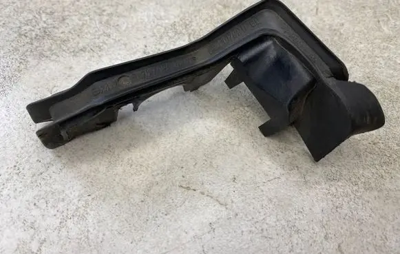 BMW 3 E90 E91 Engine compartment rubber 7142049