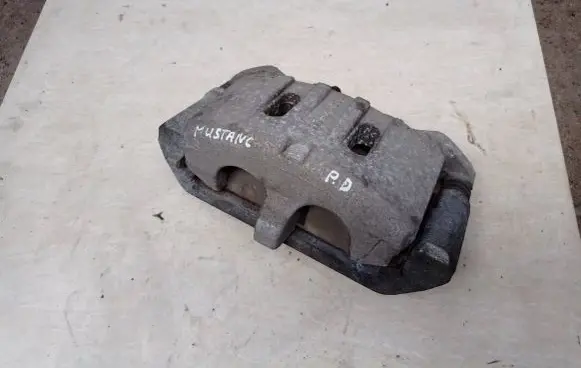 Ford Mustang VI Front brake caliper R3C2010FF