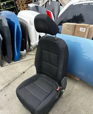 Volkswagen Tiguan Front passenger seat 5N0881106D