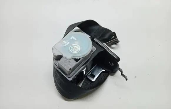 Mazda 3 III Rear seatbelt T89511T