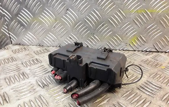 Mercedes-Benz C W203 Fuse box set 2035450803 A2035450803