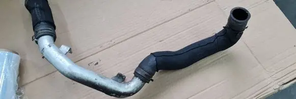 Audi Q5 SQ5 Engine coolant pipe/hose 8R0121101D