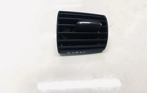 Mercedes-Benz C W203 Dash center air vent grill 477755