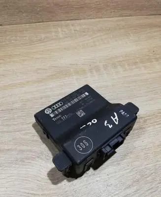 Audi A6 S6 C6 4F Gateway control module 1K0907530G 1K0907951
