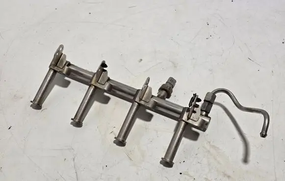 Volvo XC60 Fuel main line pipe 31303496 P31303876