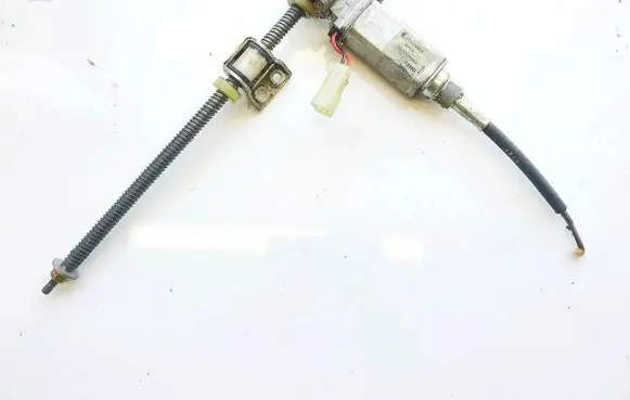 Volkswagen Touran I Seat adjustment motor d3376950