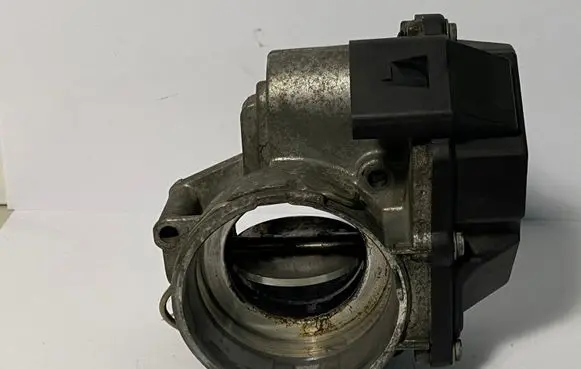 Volkswagen Touran I Throttle valve 03G128063G A2C53249824