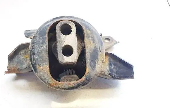 Engine mount bracket