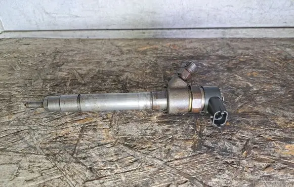 Volvo V70 Fuel injector 8658353 0445110078
