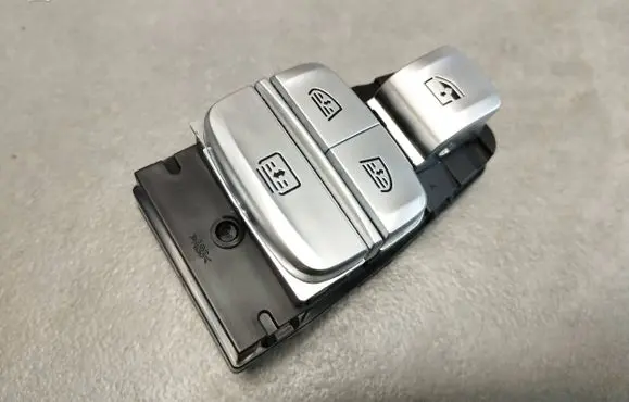 BMW 7 G11 G12 Electric window control switch 9382504