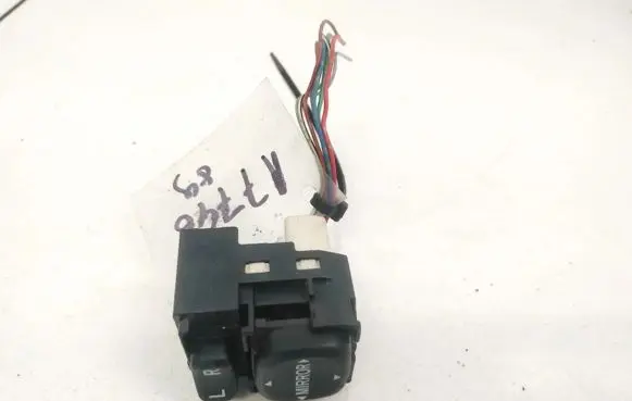 Toyota RAV 4 (XA20) Wing mirror switch 183574