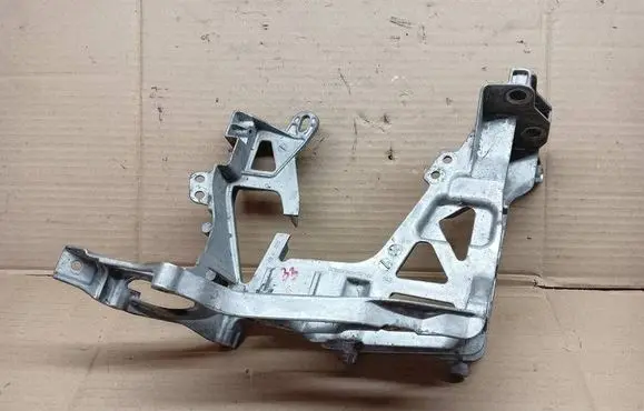 Mercedes-Benz C W205 Headlight/headlamp mounting bracket A20564
